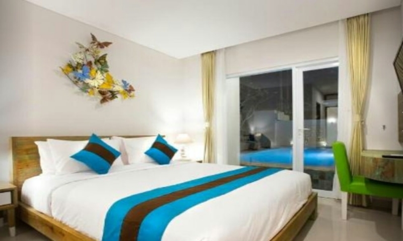 photo: 24-BR Hotel business for sale in central Seminyak (30-year lease)