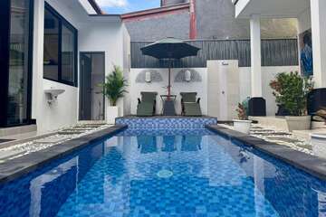 villa dikontrakan Kerobokan Bali