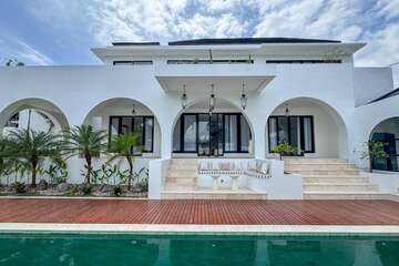 freehold villa for sale Berawa Bali